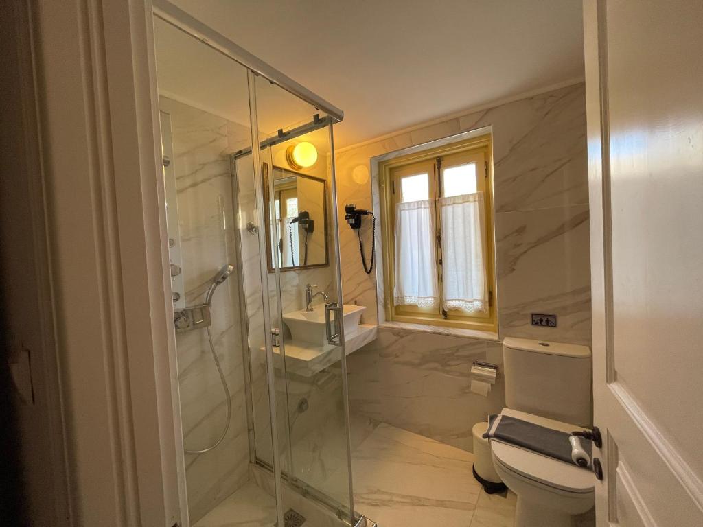 Rafalias Mansion - 9