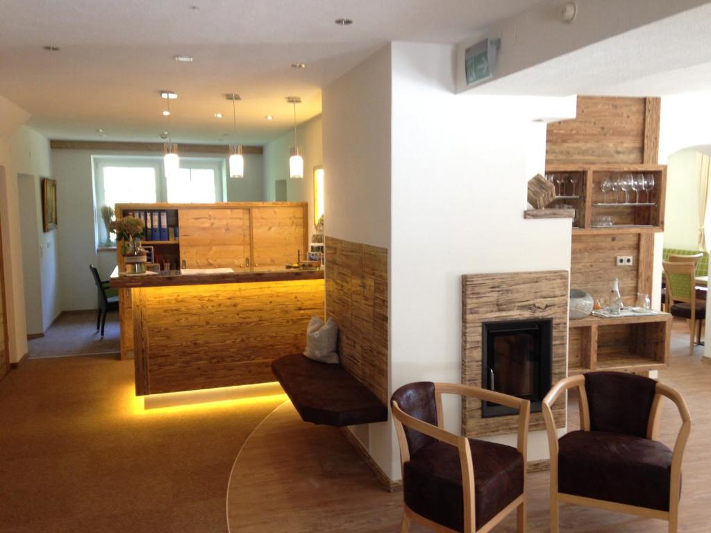 Kuchyň nebo kuchyňský kout v ubytování Hotel Garni Grünmoos