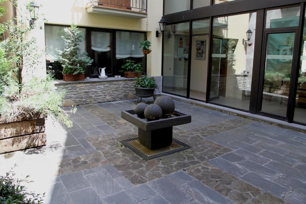 Budova, kde se hotel nachází