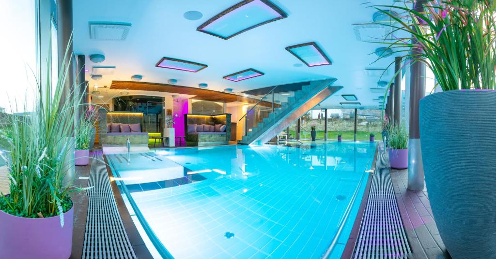 Bazén v ubytování Johan Suites & Spa nebo v jeho okolí