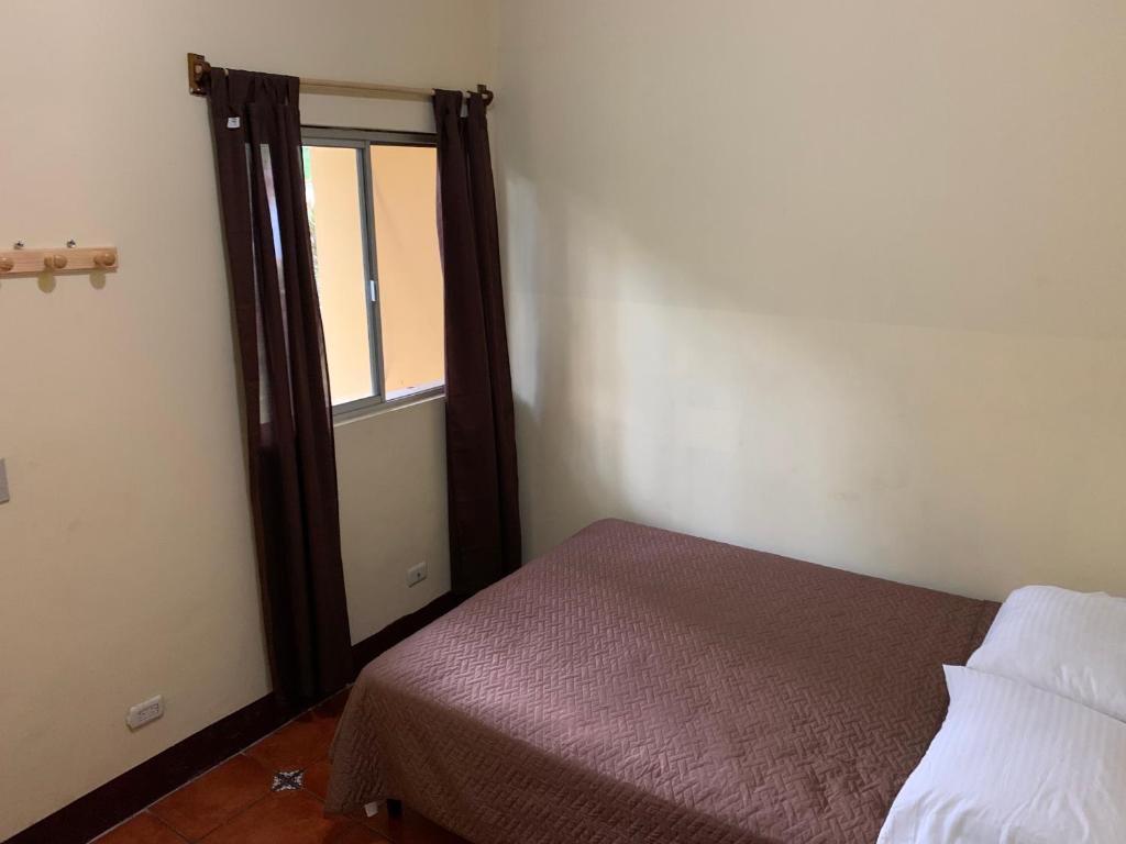 Casa Verónica a 2 kilometros del IRTRA - 3ベッドルームの家