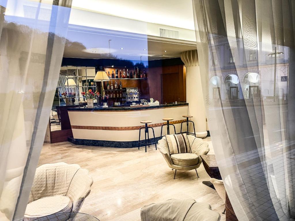 Lounge alebo bar v ubytovaní Hotel Elefante