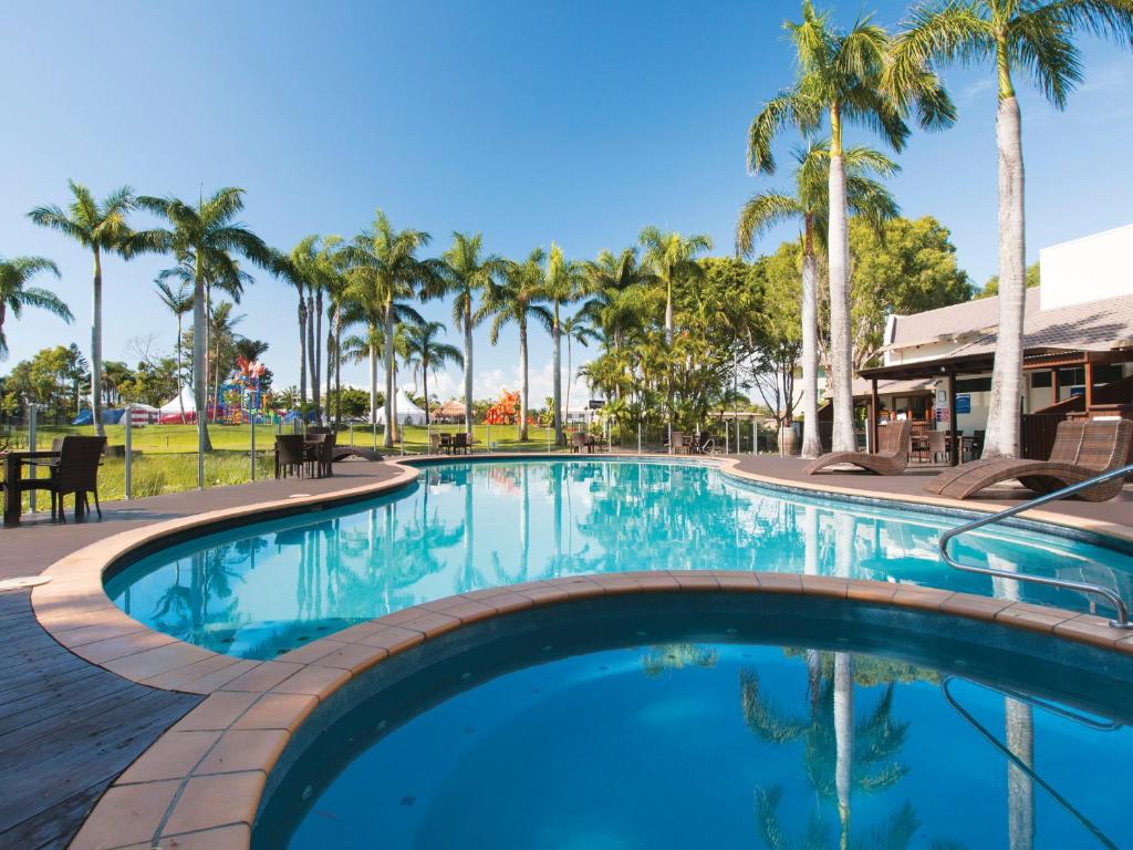 Bazén v ubytování Oaks Sunshine Coast Oasis Resort nebo v jeho okolí