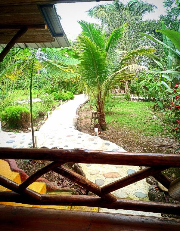 Rio Napo Lodge - 带有私人浴室的四倍房间