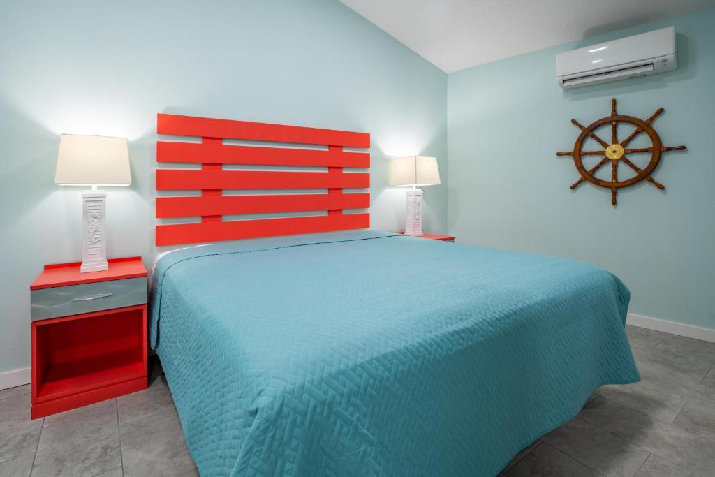 Hotel Palms photo