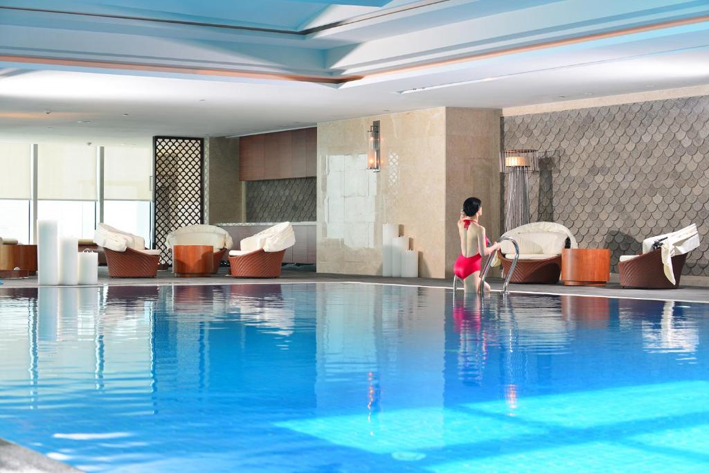 Bazén v ubytování InterContinental Fuzhou nebo v jeho okolí