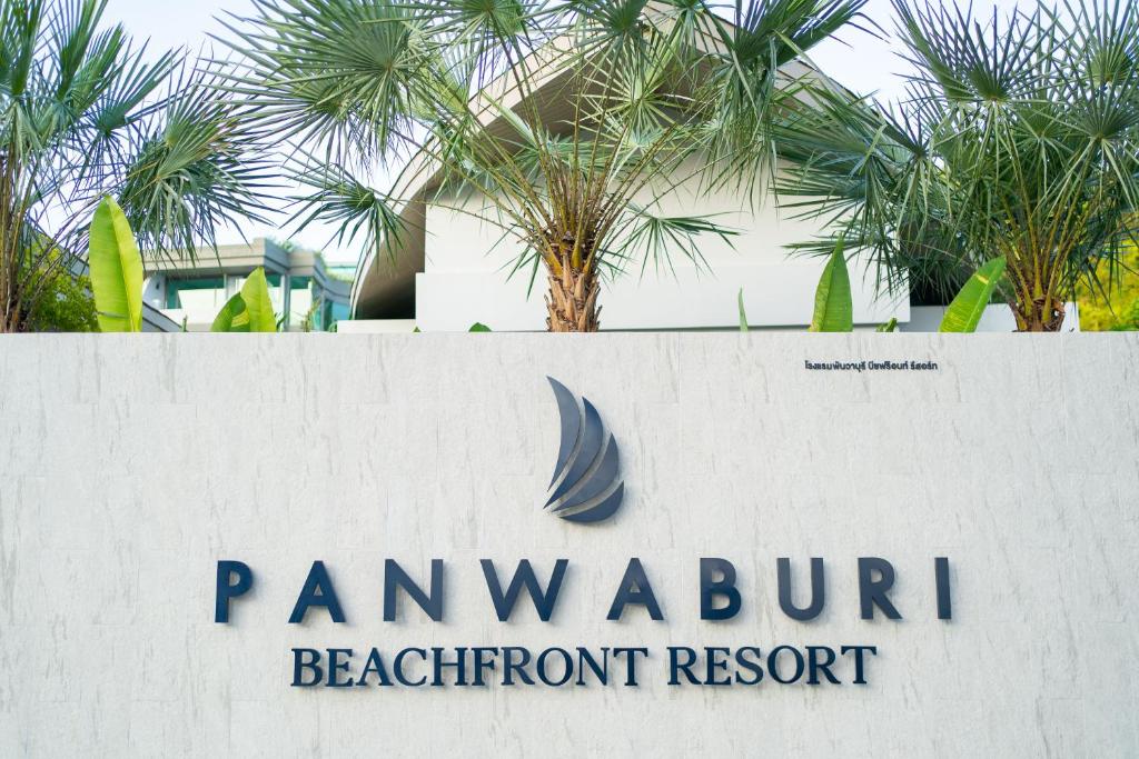Ein Zertifikat, Auszeichnung, Logo oder anderes Dokument, das in der Unterkunft Panwaburi Beachfront Resort - SHA Extra Plus ausgestellt ist