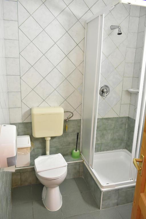 Koupelna v ubytování Lenti Thermal Panzió