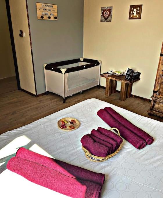 Postel nebo postele na pokoji v ubytování Auberge du Raddon