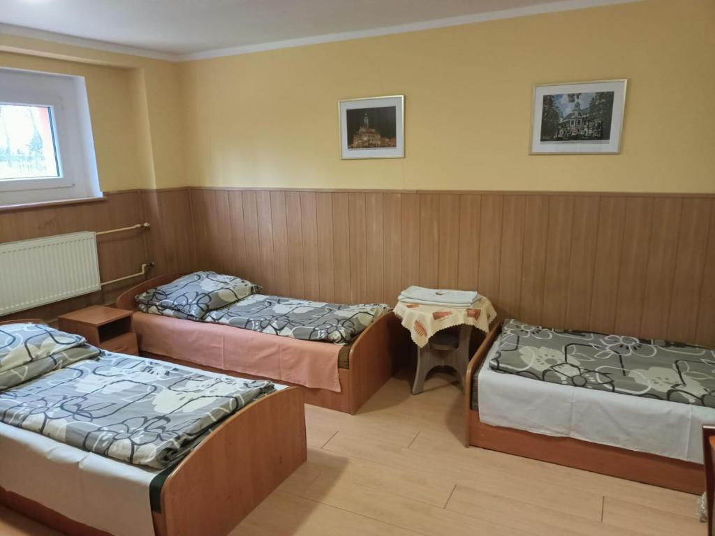 Motel Sportowy OSiR Jawor - Camera Quadrupla Con Doccia