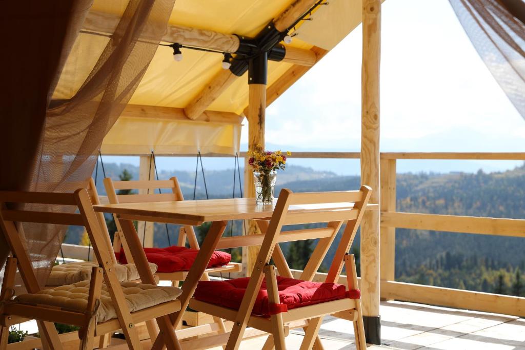 Příroda nedaleko luxury tent