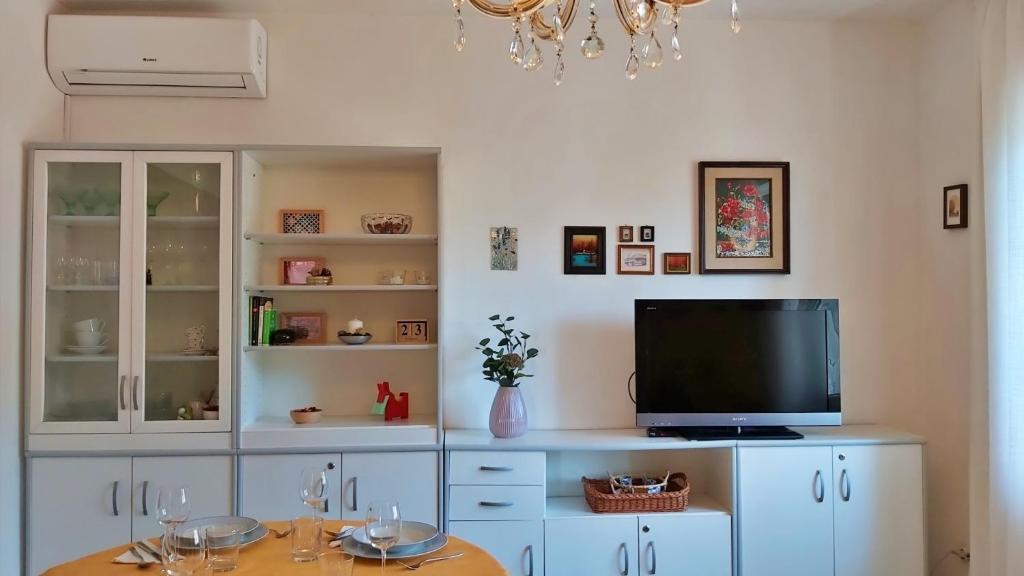 TV a/nebo společenská místnost v ubytování Apartment Juta