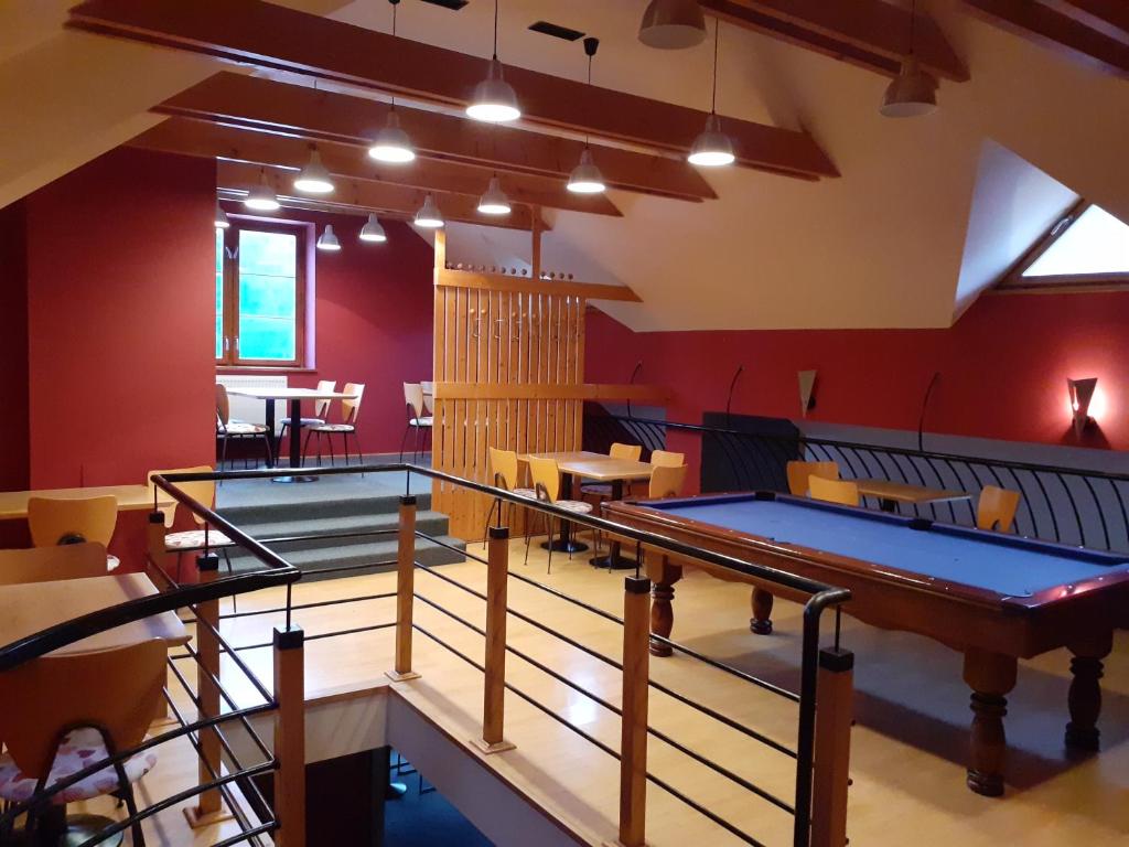 Biliár nebo kulečník v ubytování Hotel Gold