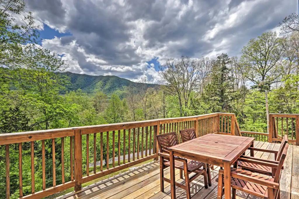 Beautiful A-Frame Cabin with Smoky Mtn Views! cabin