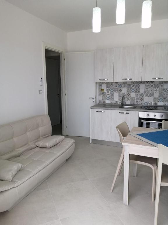 A kitchen or kitchenette at Casa Sole