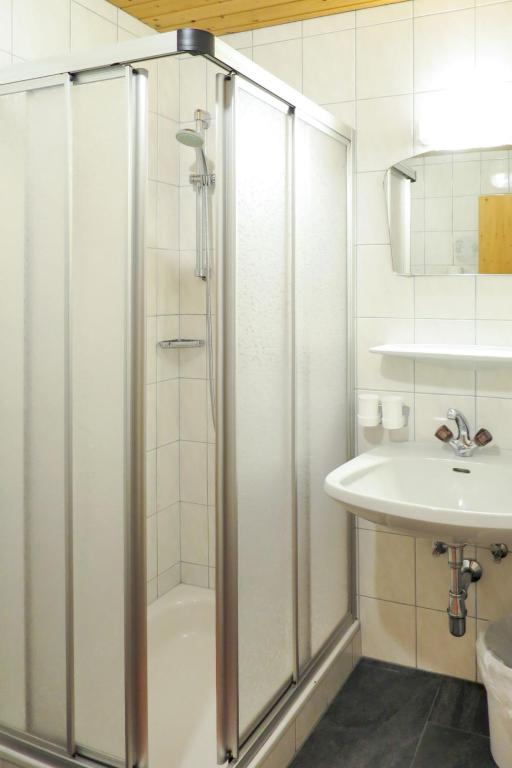 Łazienka w obiekcie Apartment Heisenhaus-2 by Interhome