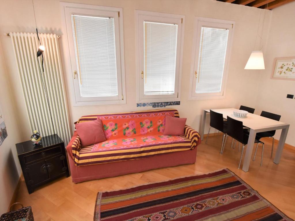 Posedenie v ubytovaní Apartment Iris by Interhome