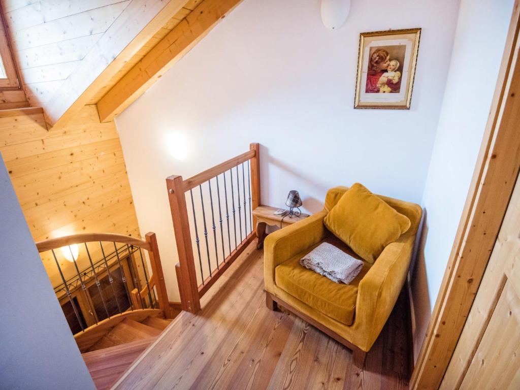 Posezení v ubytování Apartment Albergo Diffuso - Cjasa Ustin-1 by Interhome