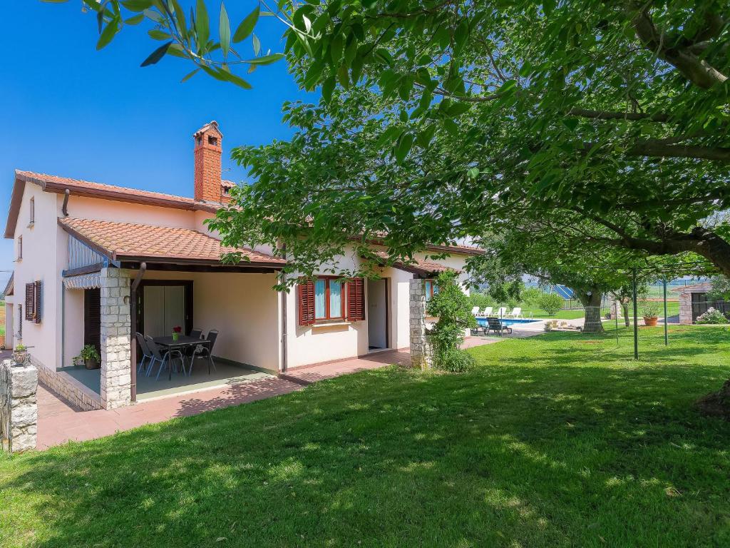 Zahrada ubytování Holiday Home Licia by Interhome