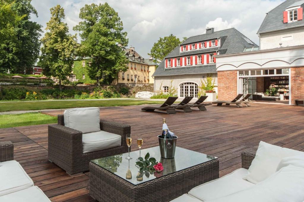 Vonkajšia záhrada v ubytovaní Hotel Palac Staniszow