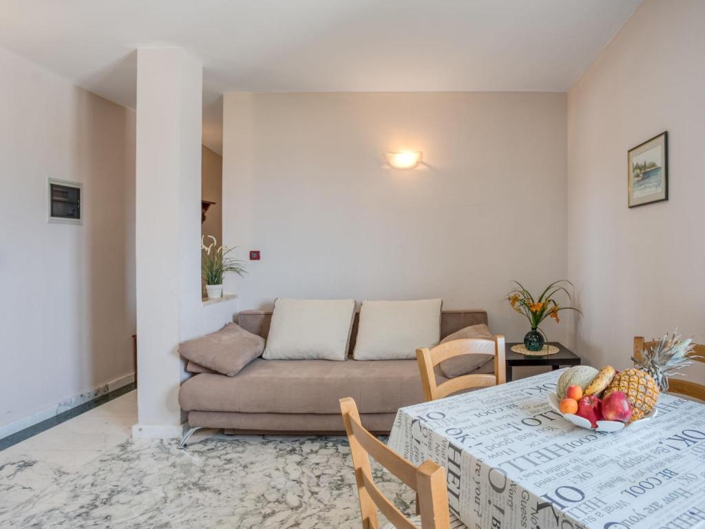 Apartment Daria-3 by Interhome