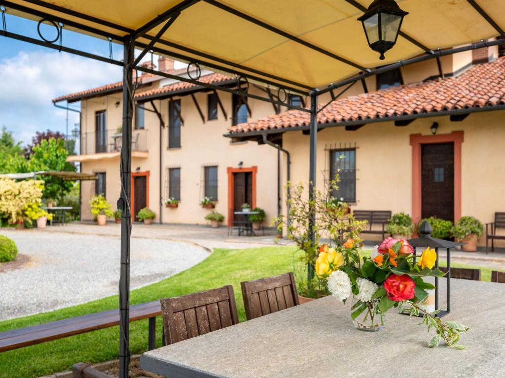 Ogród w obiekcie Holiday Home General Massena - NAZ112 by Interhome