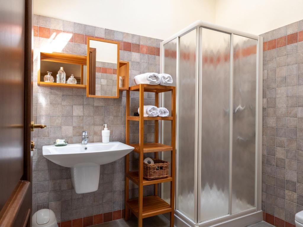 Łazienka w obiekcie Holiday Home General Massena - NAZ112 by Interhome