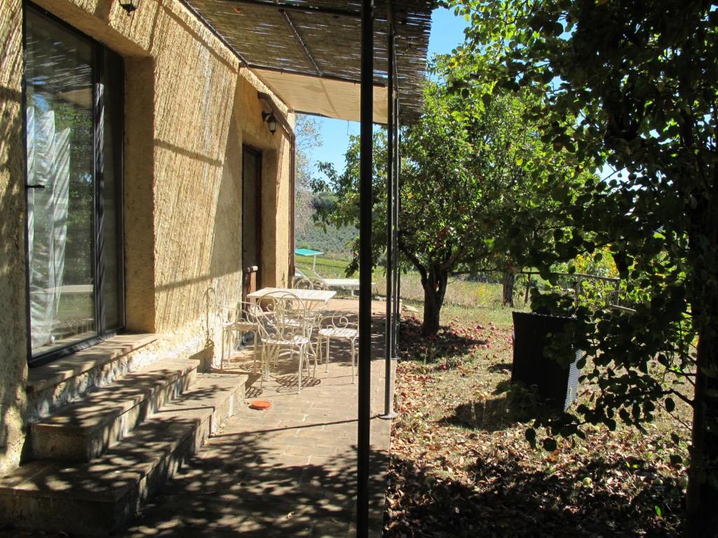Vonkajšia záhrada v ubytovaní Apartment Le Sodole - Papavero by Interhome