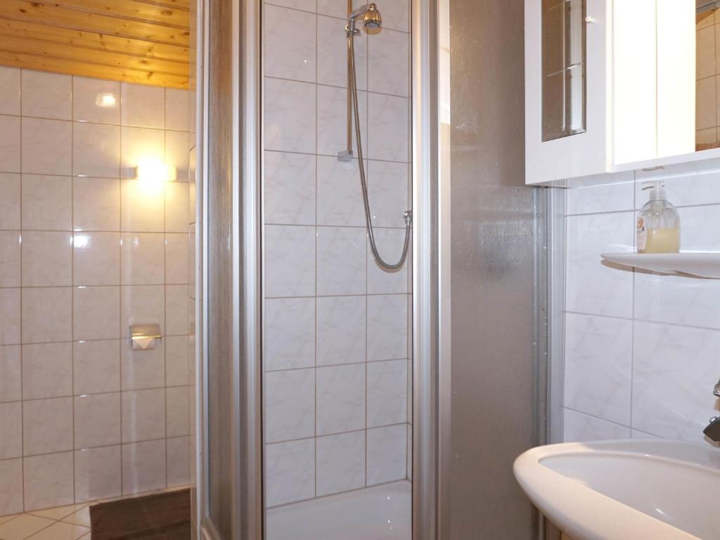Kúpeľňa v ubytovaní Apartment Quadratsch by Interhome