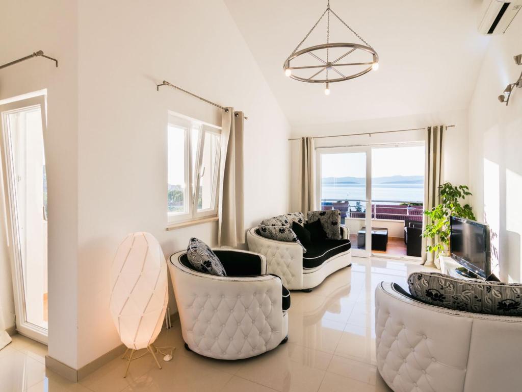 Posezení v ubytování Apartment Villa 2 Pools-5 by Interhome