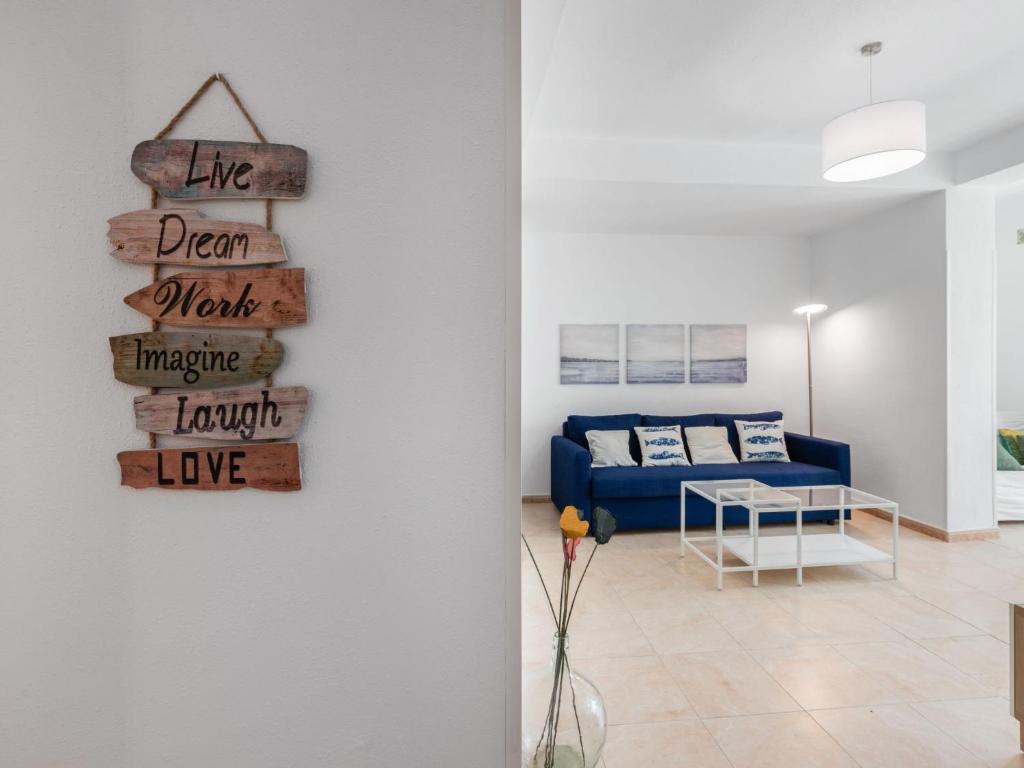 Posezení v ubytování Apartment Benasol-1 by Interhome