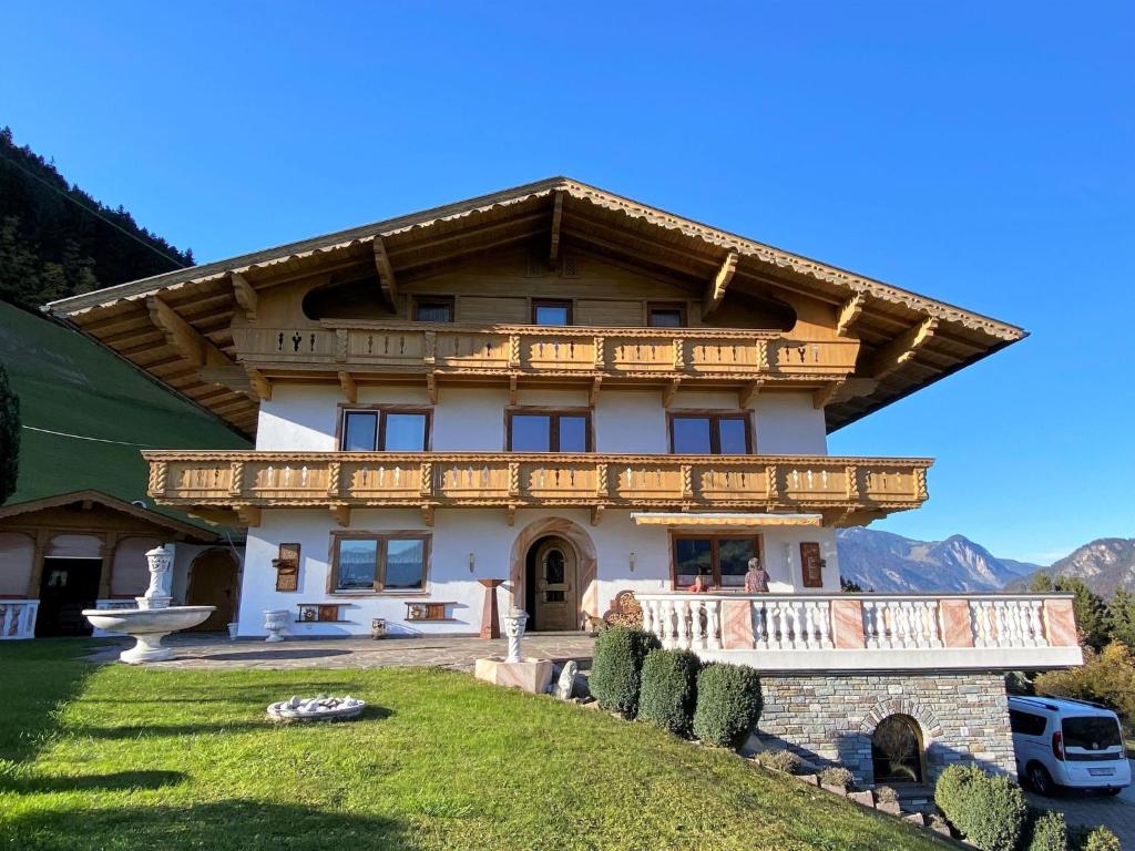 Nespecifikovaný výhled na hory nebo výhled na hory při pohledu z apartmánu