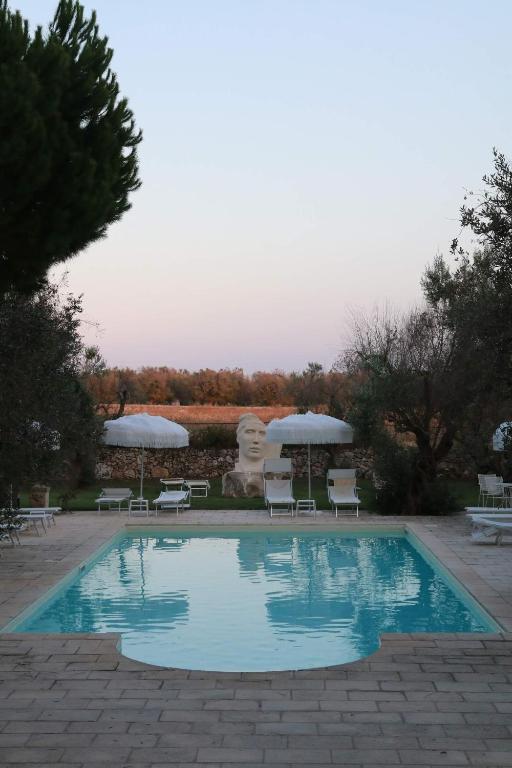 The swimming pool at or close to Tenuta Sidore