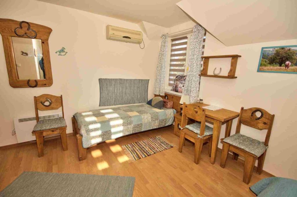 Konie2 Pokoje Gościnne - 4