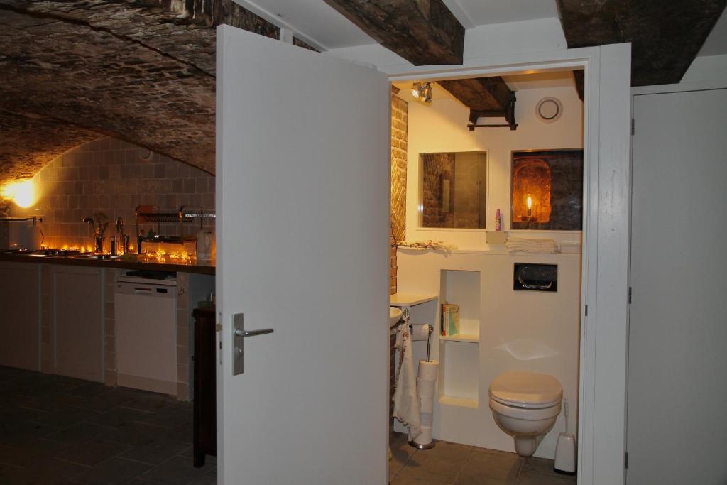 Top-notch apartment along canal in historic centre