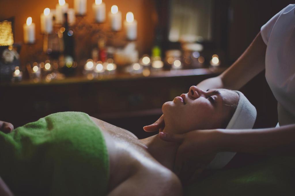 Goście zatrzymujący się w obiekcie Crocus Gere Bor Hotel Resort & Wine Spa