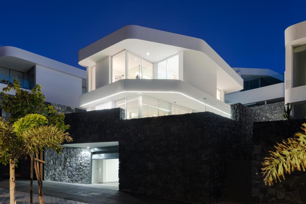 Villas Villa La Caleta - Casangular by Upper en Adeje, Tenerife