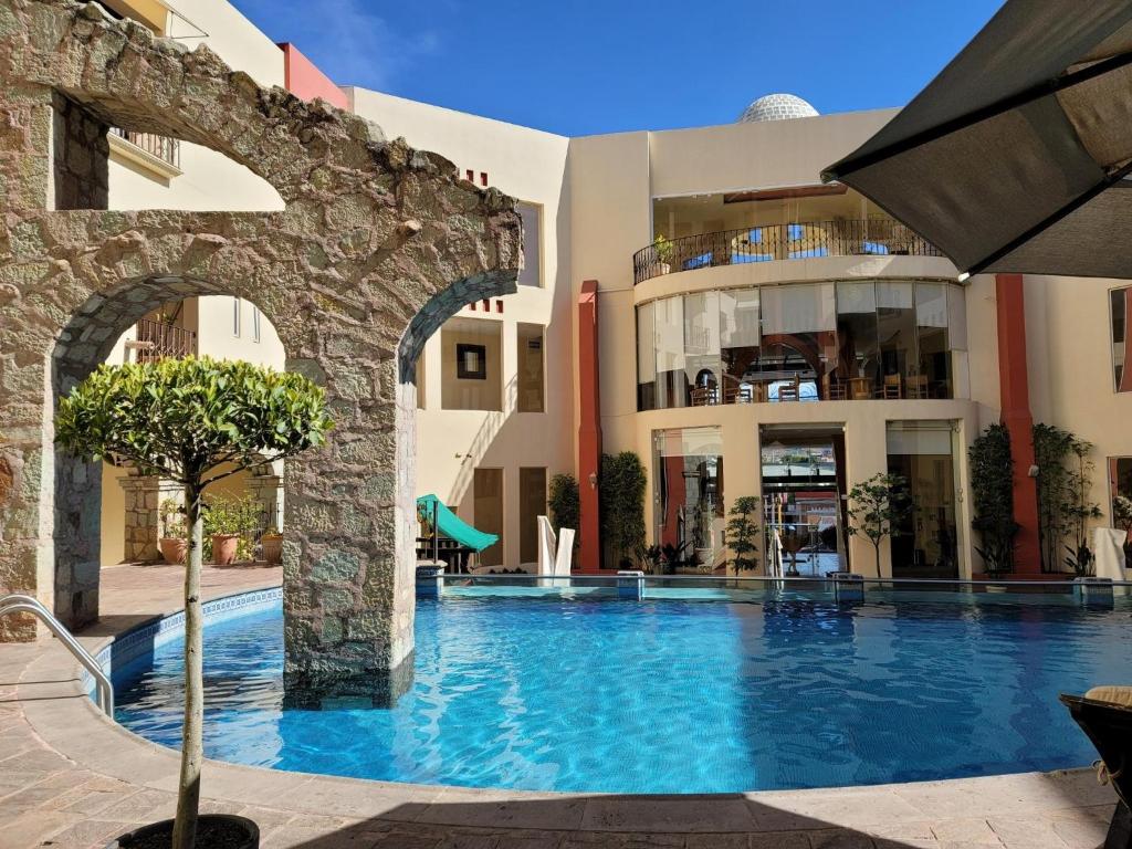 Bazén v ubytování Hotel Quinta Las Alondras nebo v jeho okolí