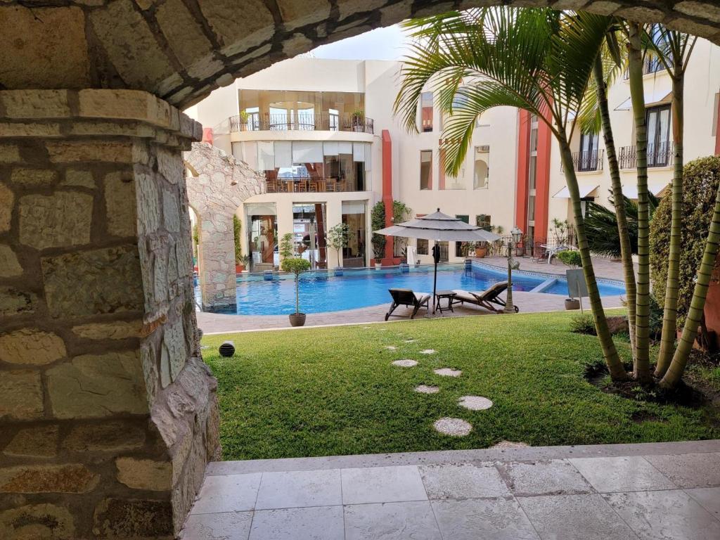 Bazén v ubytování Hotel Quinta Las Alondras nebo v jeho okolí