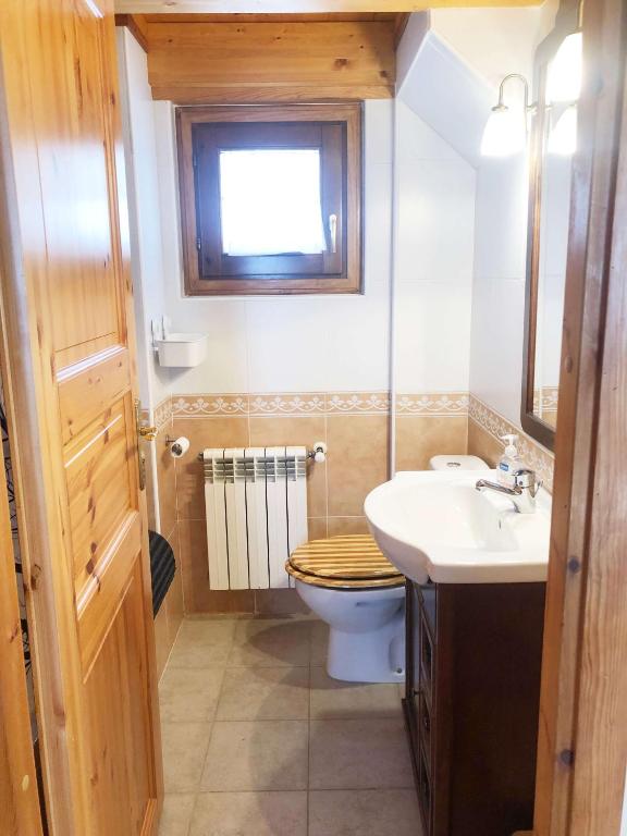 Koupelna v ubytování Casita de madera a Peu del Riu Incles - Sol y Nieve - Parking incluido