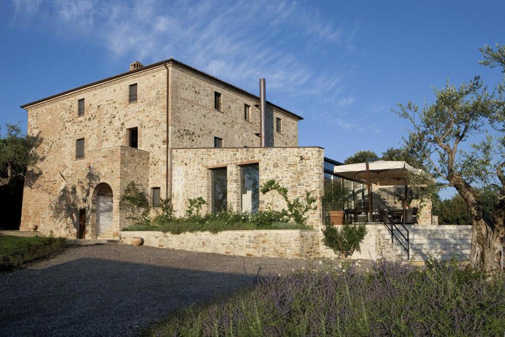 Budova, kde se the country house nachází