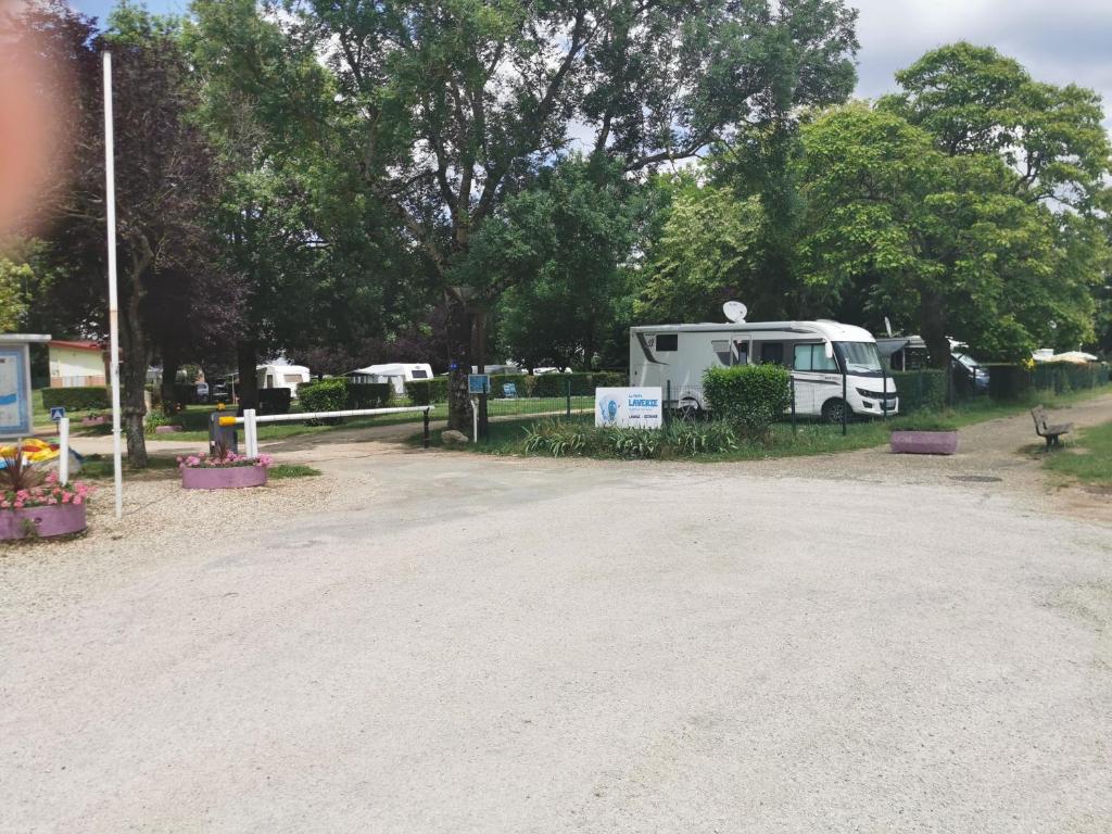 Fotografie z fotogalerie ubytování CAMPING LES HERLEQUINS v destinaci Losne