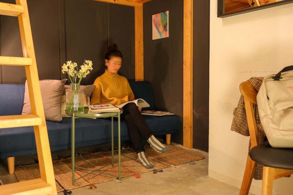 Posezení v ubytování Hostel Niniroom