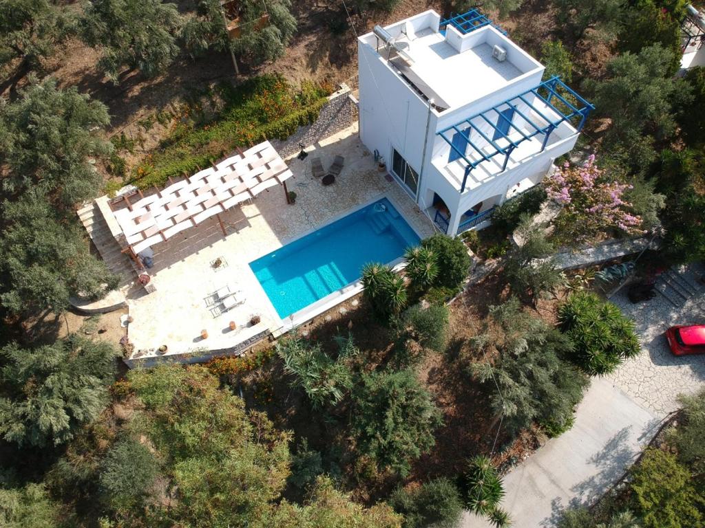 The swimming pool at or close to Villa Andrea