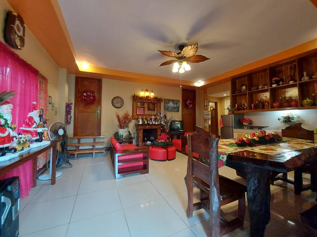 Kuchyň nebo kuchyňský kout v ubytování Dahilayan Comfy Cabin