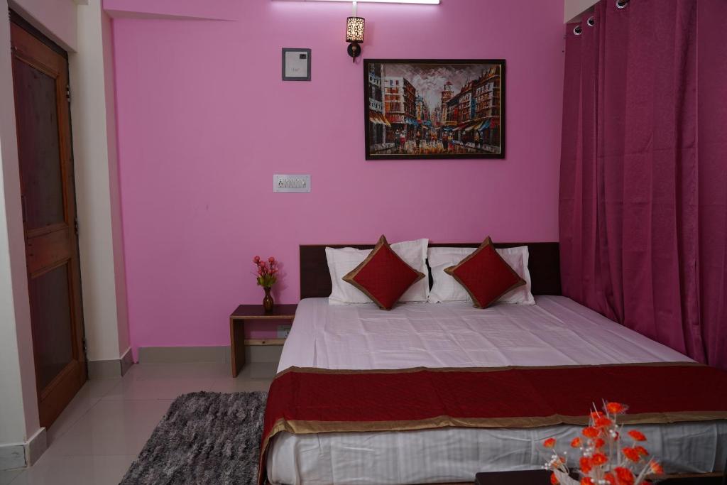 Postel nebo postele na pokoji v ubytování Shimla Pines Homestay