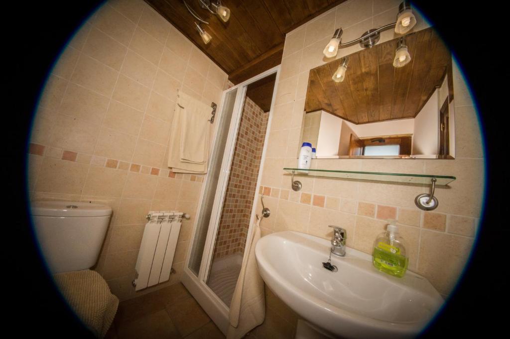 Koupelna v ubytování Apartamentos El Sualleiro