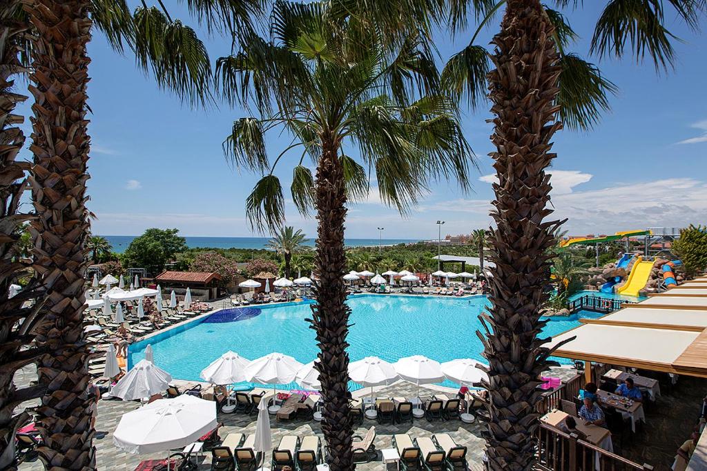 Bazén v ubytování Alba Resort Hotel - Ultra All Inclusive nebo v jeho okolí