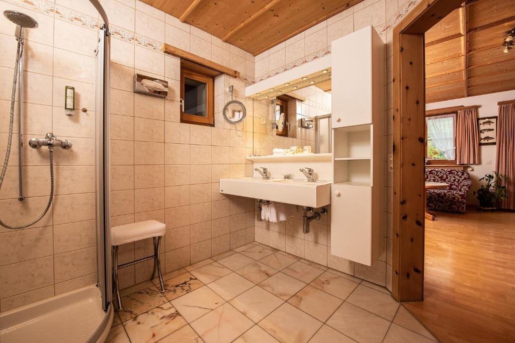 Koupelna v ubytování Schlosshotel Chastè