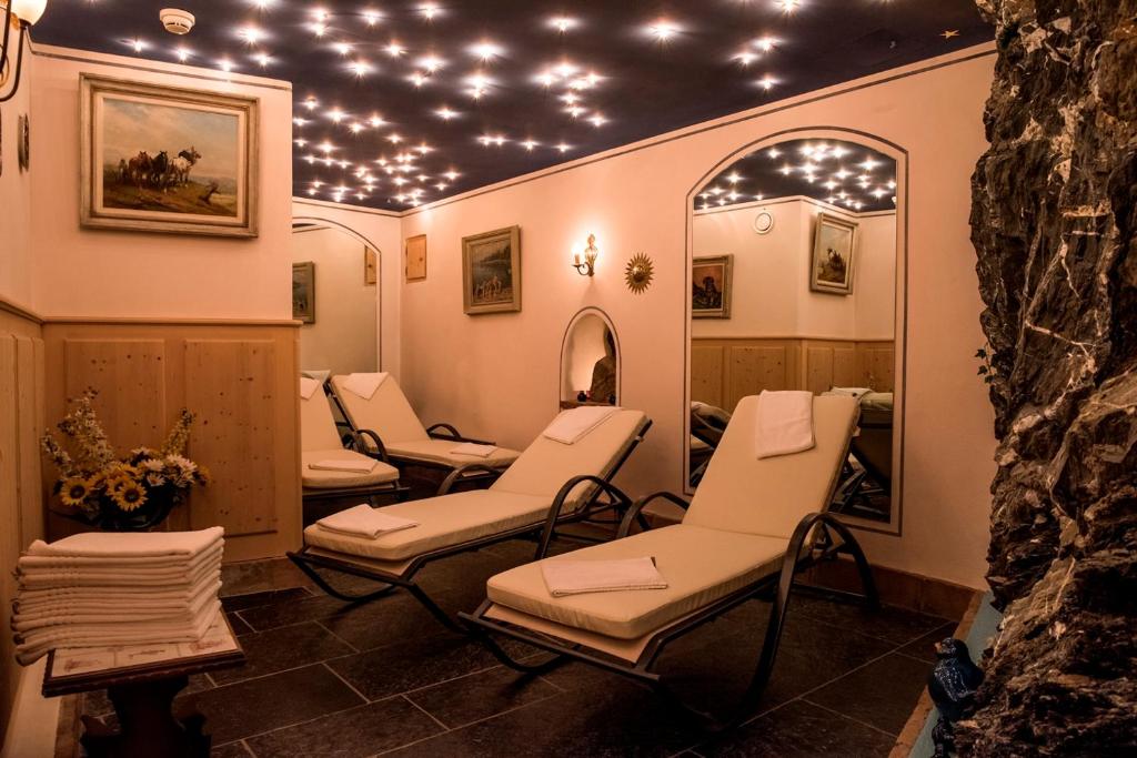 Posezení v ubytování Schlosshotel Chastè